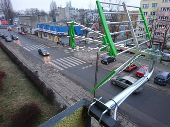 Montaż anteny na balkonie Montaż anteny na balkonie
